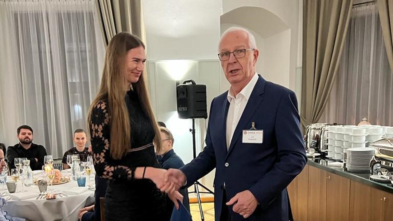 Congratulations to our student Laura Bábanová